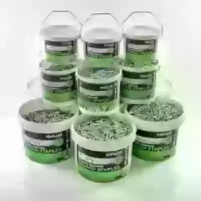 Tub 5KG loose, barbed staples.